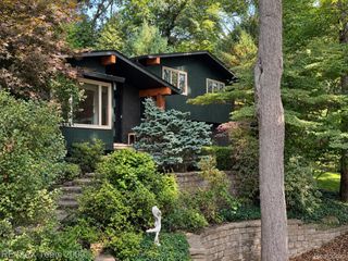 4789 Pickering Road, Bloomfield Charter Township, MI 48301