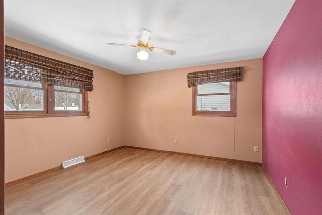 1360 GLEN ROAD, Ashwaubenon, WI 54313