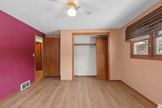 1360 GLEN ROAD, Ashwaubenon, WI 54313