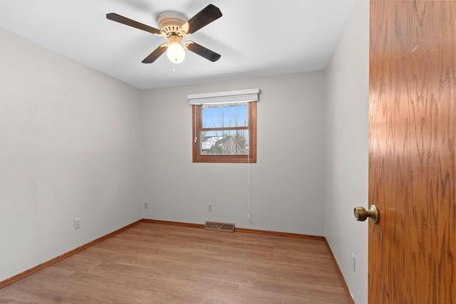 1360 GLEN ROAD, Ashwaubenon, WI 54313