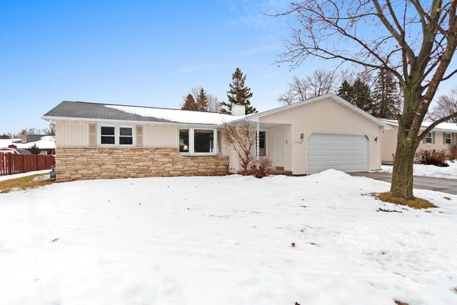 1360 GLEN ROAD, Ashwaubenon, WI 54313