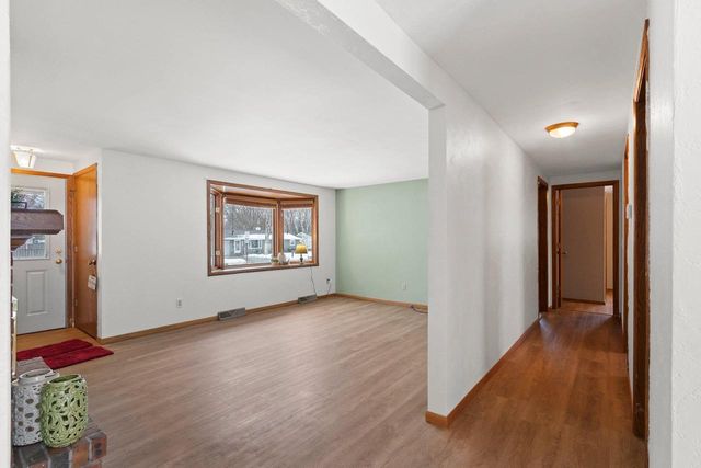 1360 GLEN ROAD, Ashwaubenon, WI 54313