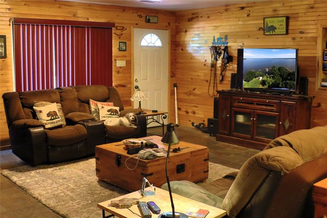 10853 Lakeside Drive, Quinlan, TX 75474