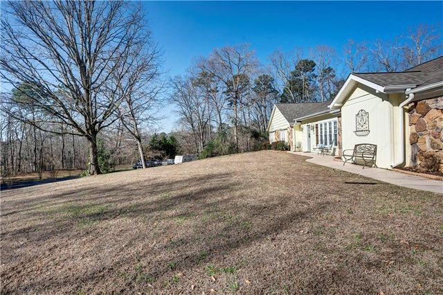 651 Camelot NW Circle, Calhoun, GA 30701