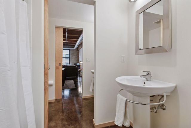 406 Wacouta Street 304, Saint Paul, MN 55101