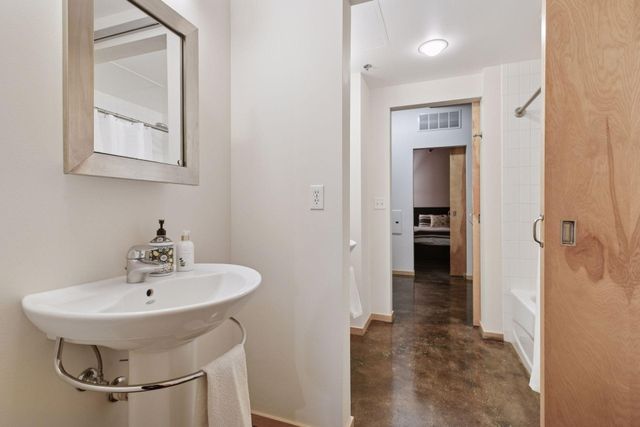 406 Wacouta Street 304, Saint Paul, MN 55101