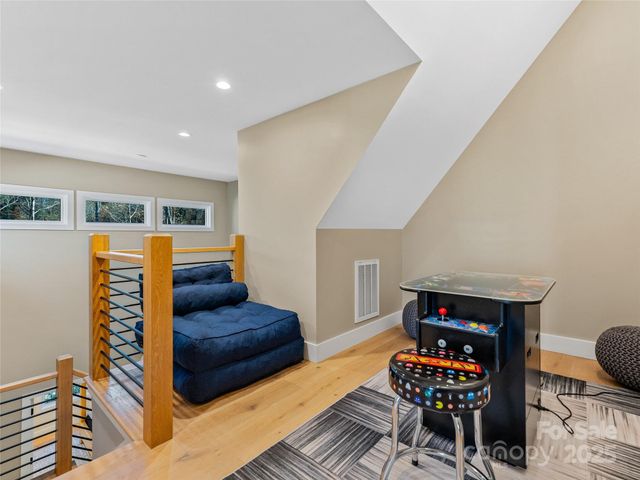 374 Turkey Roost Road, Sapphire, NC 28768