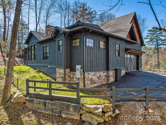 374 Turkey Roost Road, Sapphire, NC 28768