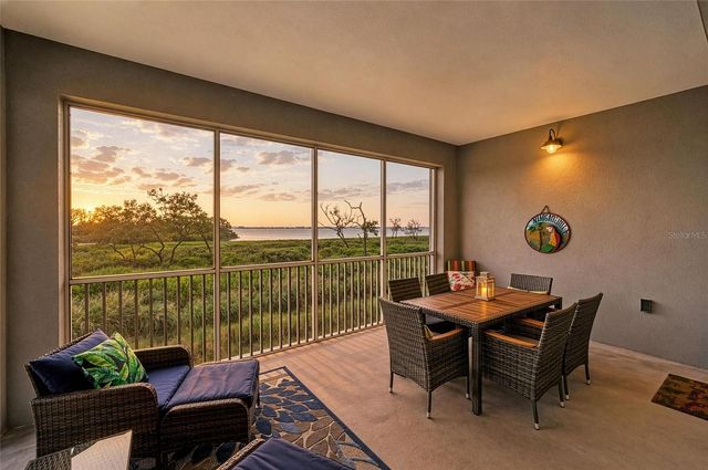 392 ARUBA CIRCLE 102, Bradenton, FL 34209