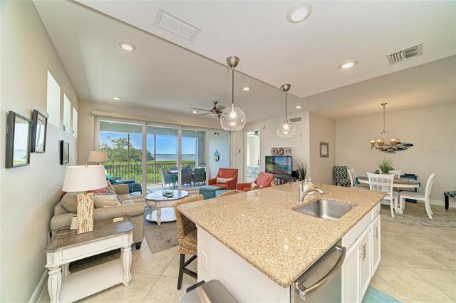 392 ARUBA CIRCLE 102, Bradenton, FL 34209