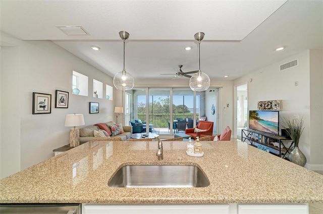 392 ARUBA CIRCLE 102, Bradenton, FL 34209