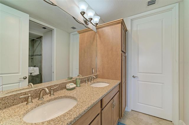 392 ARUBA CIRCLE 102, Bradenton, FL 34209