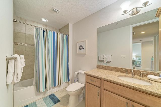 392 ARUBA CIRCLE 102, Bradenton, FL 34209
