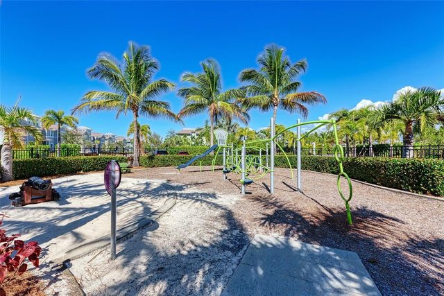 392 ARUBA CIRCLE 102, Bradenton, FL 34209