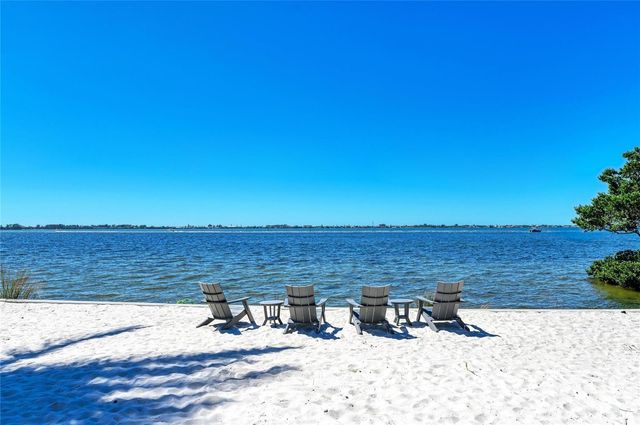392 ARUBA CIRCLE 102, Bradenton, FL 34209