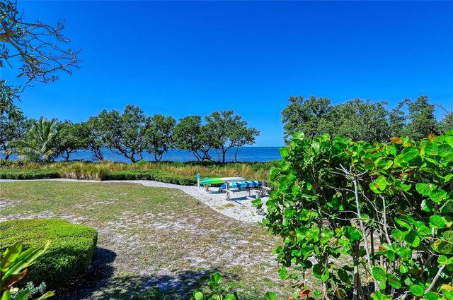 392 ARUBA CIRCLE 102, Bradenton, FL 34209