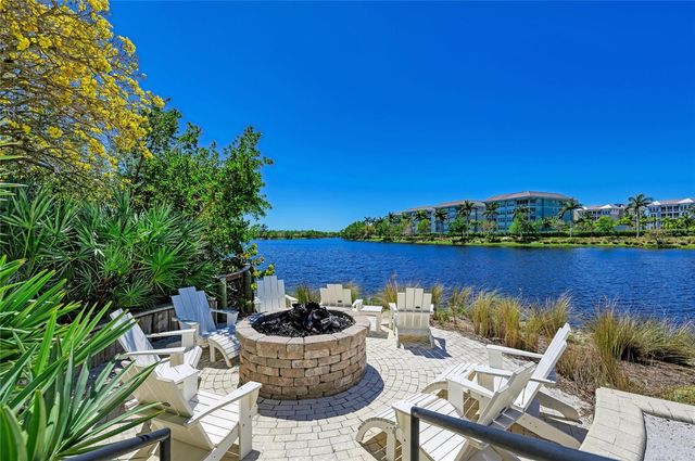 392 ARUBA CIRCLE 102, Bradenton, FL 34209