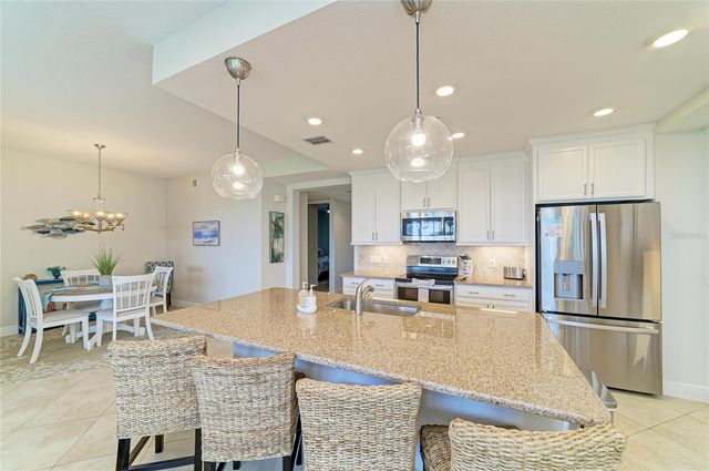 392 ARUBA CIRCLE 102, Bradenton, FL 34209
