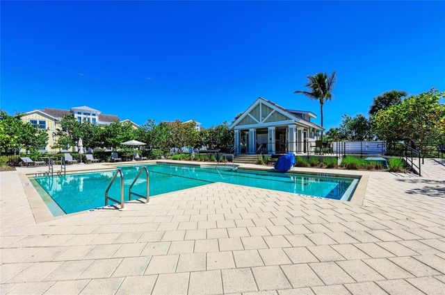392 ARUBA CIRCLE 102, Bradenton, FL 34209