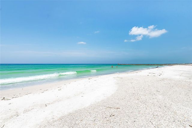 392 ARUBA CIRCLE 102, Bradenton, FL 34209