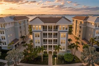 392 ARUBA CIRCLE 102, Bradenton, FL 34209