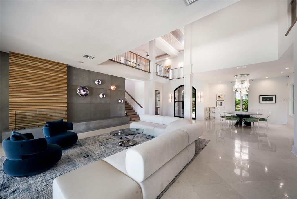 Image 13 of property listing at 65 LIGHTHOUSE POINT DRIVE, Longboat Key, FL 34228