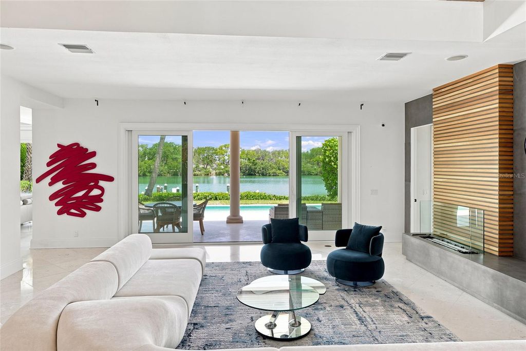 Image 14 of property listing at 65 LIGHTHOUSE POINT DRIVE, Longboat Key, FL 34228