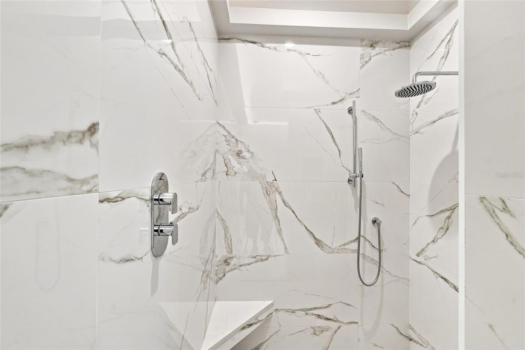 Image 20 of property listing at 65 LIGHTHOUSE POINT DRIVE, Longboat Key, FL 34228