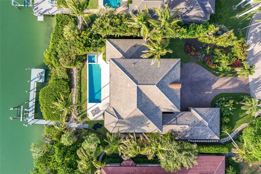 Image 5 of property listing at 65 LIGHTHOUSE POINT DRIVE, Longboat Key, FL 34228