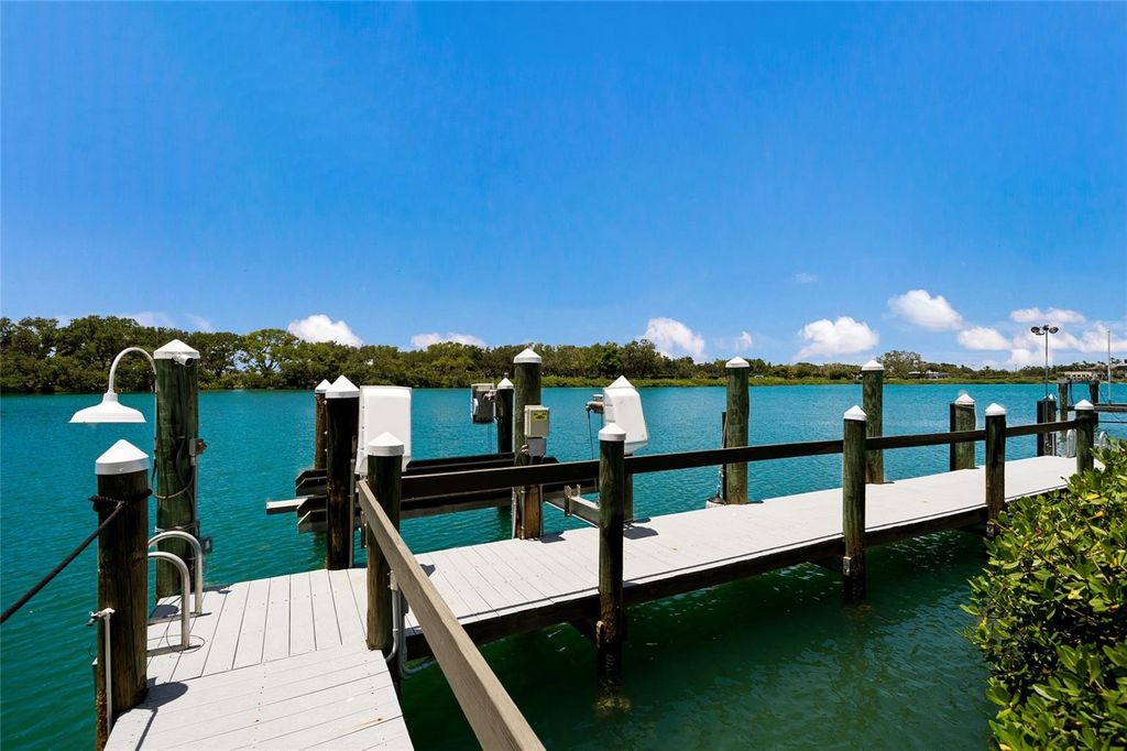 Image 46 of property listing at 65 LIGHTHOUSE POINT DRIVE, Longboat Key, FL 34228