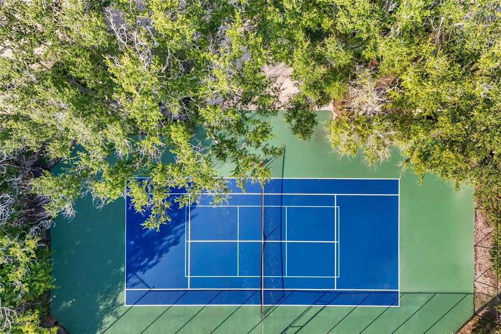Image 49 of property listing at 65 LIGHTHOUSE POINT DRIVE, Longboat Key, FL 34228
