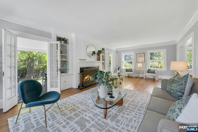212 Midland Avenue, Montclair, NJ 07042