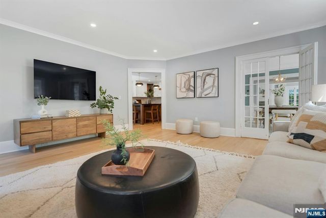 212 Midland Avenue, Montclair, NJ 07042