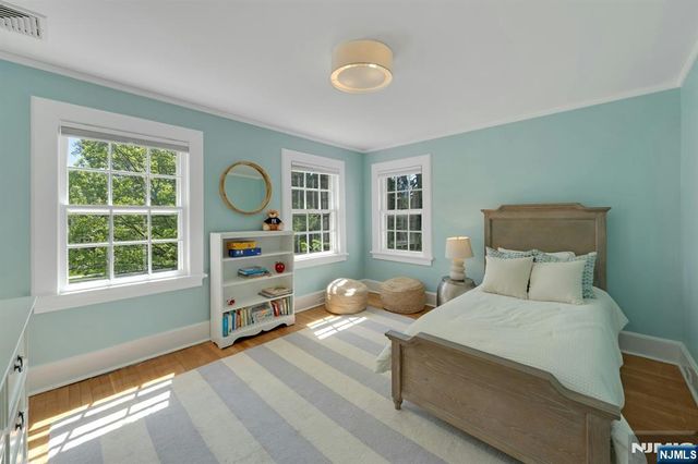 212 Midland Avenue, Montclair, NJ 07042