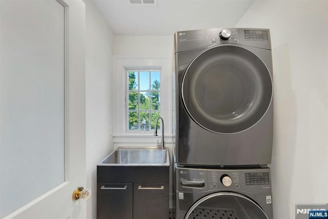 212 Midland Avenue, Montclair, NJ 07042