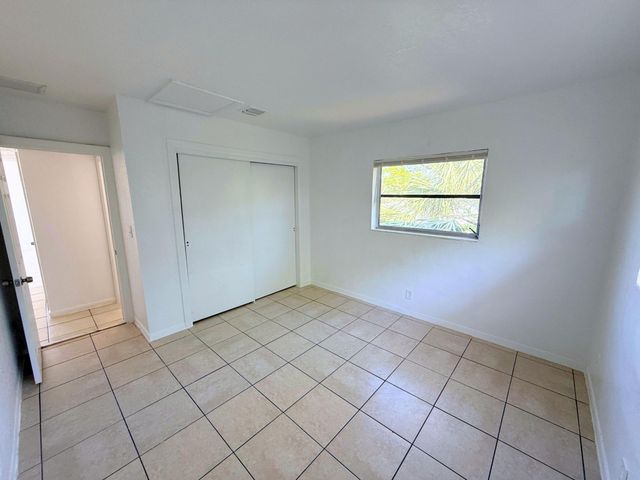432 NW 42nd Street 1-6, Oakland Park, FL 33309