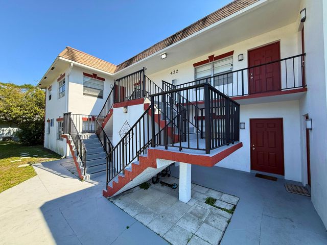 432 NW 42nd Street 1-6, Oakland Park, FL 33309