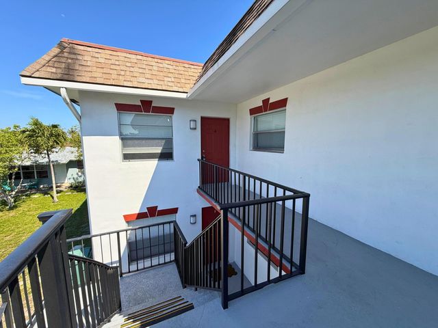 432 NW 42nd Street 1-6, Oakland Park, FL 33309