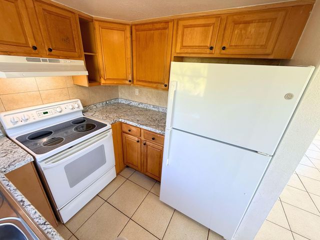 432 NW 42nd Street 1-6, Oakland Park, FL 33309
