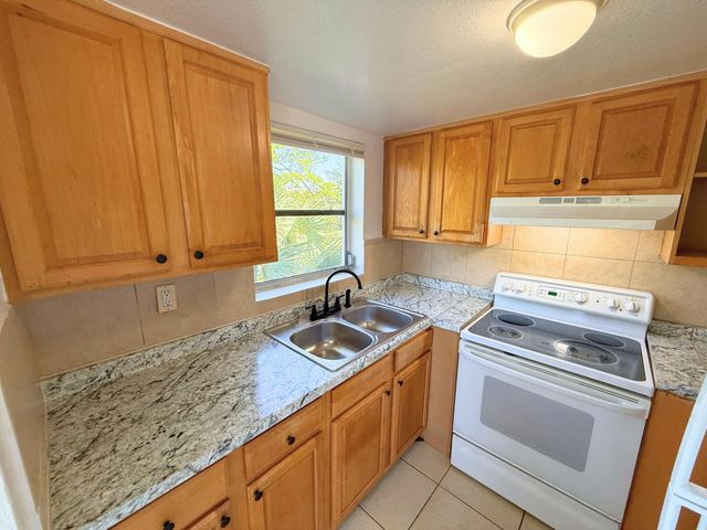 432 NW 42nd Street 1-6, Oakland Park, FL 33309