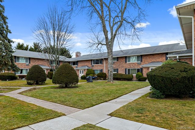 285 Edmunton 16, North Babylon, NY 11703