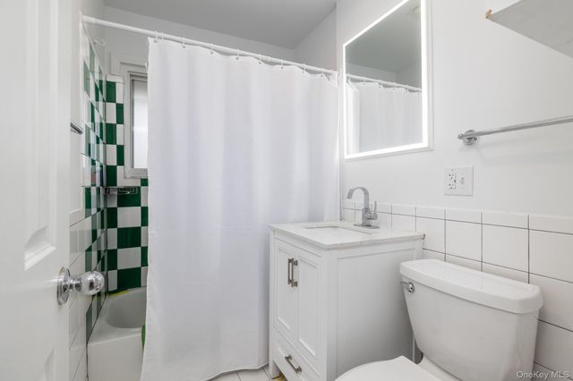 285 Edmunton 16, North Babylon, NY 11703