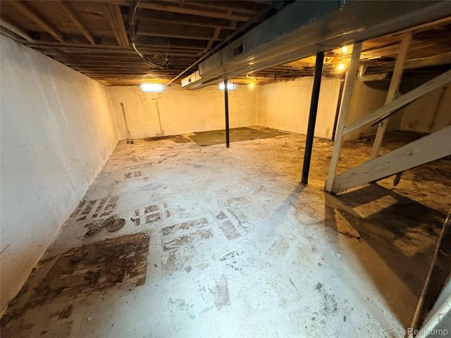 27442 Liberty Drive, Warren, MI 48092