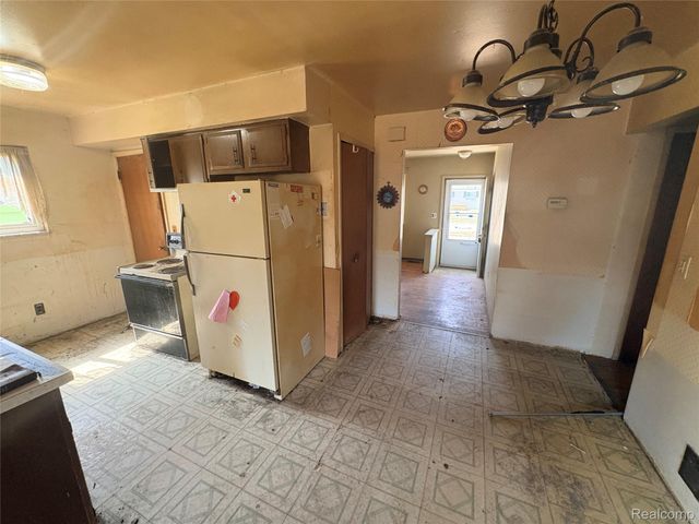 27442 Liberty Drive, Warren, MI 48092