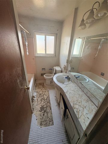 27442 Liberty Drive, Warren, MI 48092