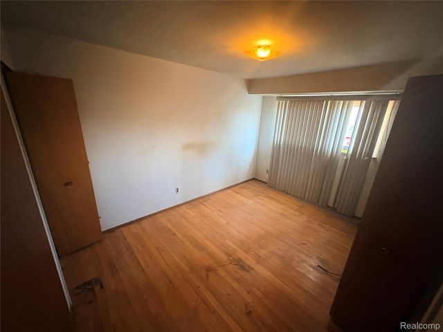 27442 Liberty Drive, Warren, MI 48092