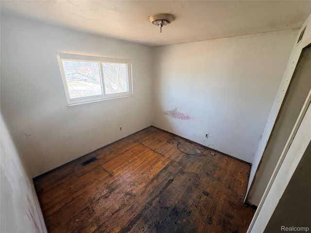 27442 Liberty Drive, Warren, MI 48092