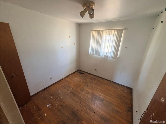 27442 Liberty Drive, Warren, MI 48092