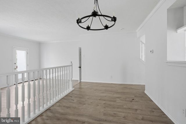 8 WAGON WHEEL DR, Sicklerville, NJ 08081