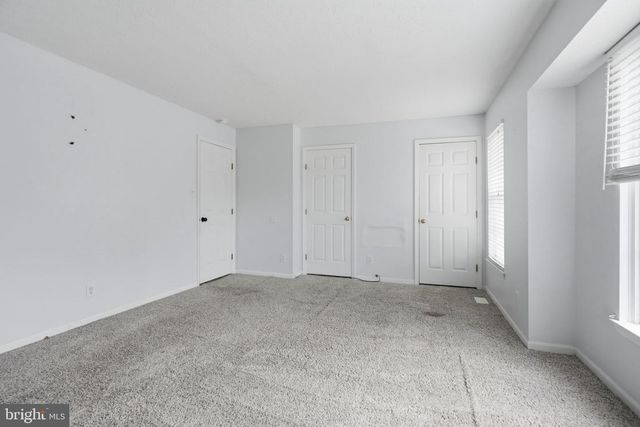 8 WAGON WHEEL DR, Sicklerville, NJ 08081